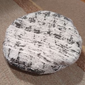 NWT Eugenia Kim Cher White and Black Beret Hat